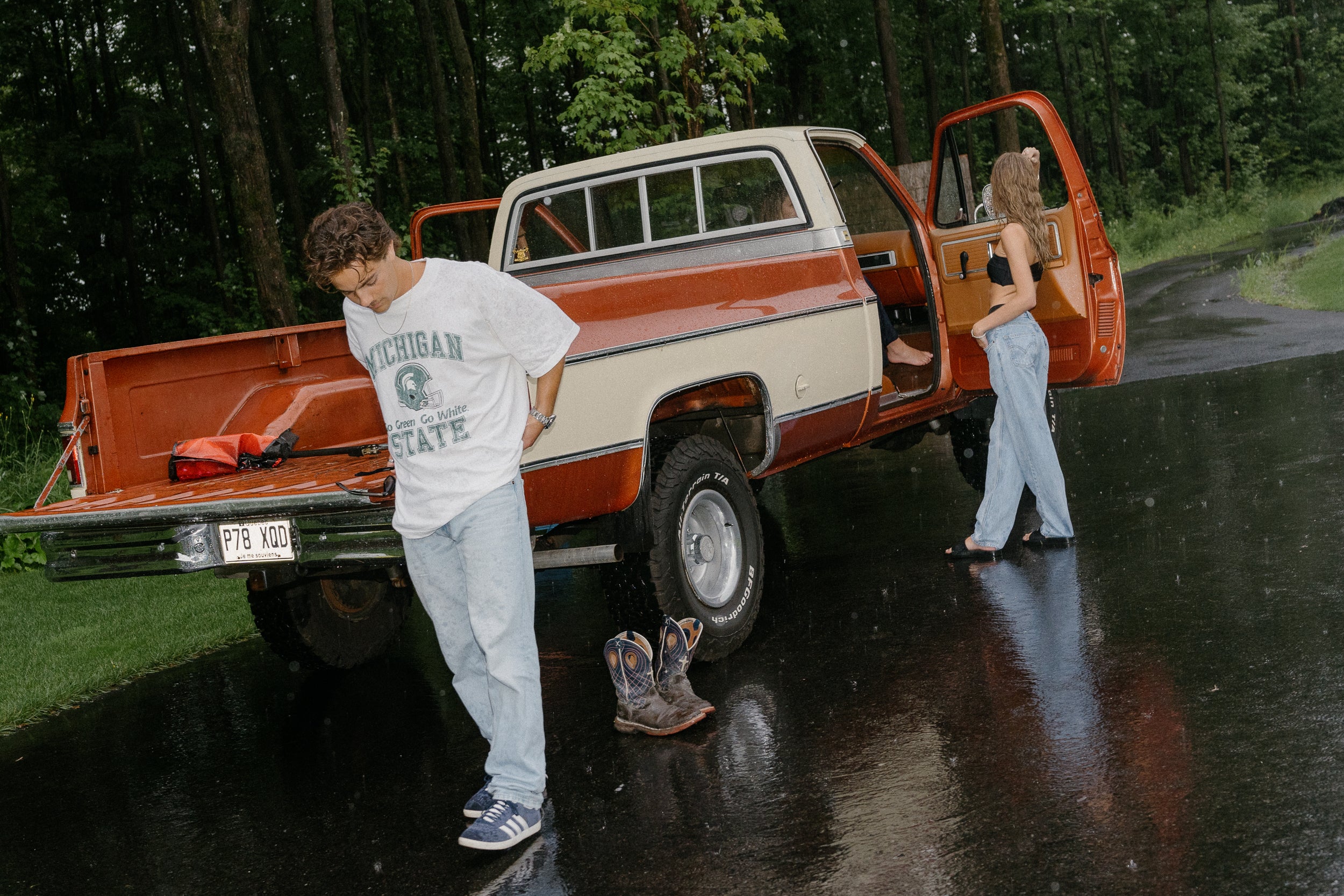 COLLEGE FOOTBALL PREMIUM TEES